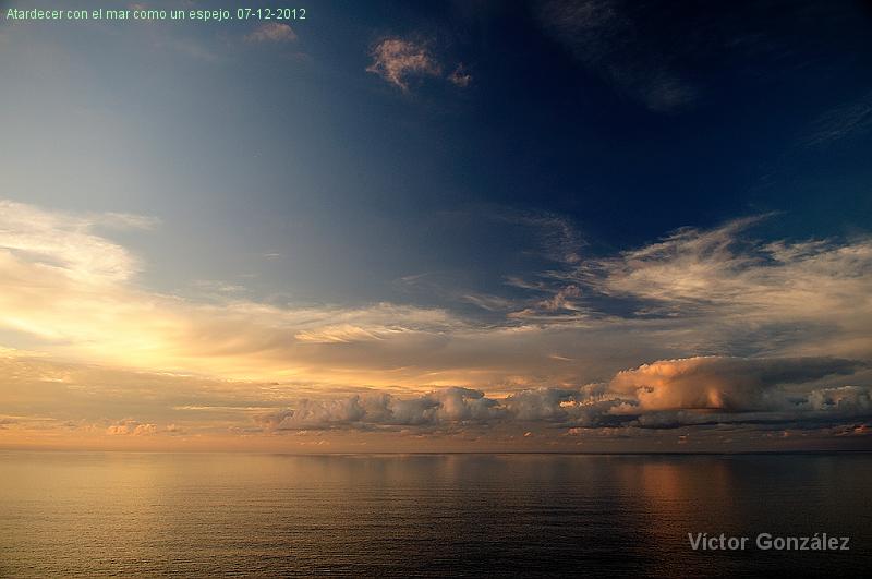 Atardecer07122012.jpg - Atardecer con el mar como un espejo. 07-12-2012