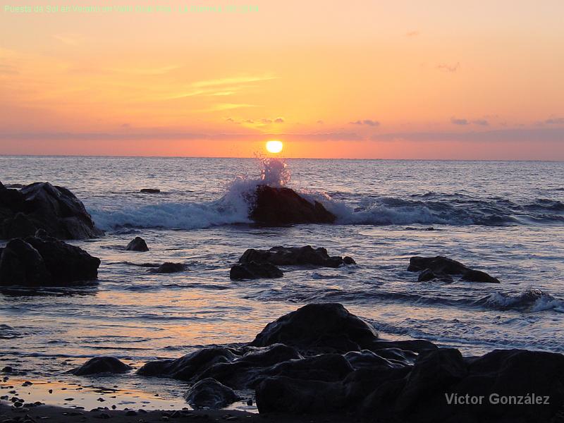 PuestaSol0504.jpg - Puesta de Sol en Verano en Valle Gran Rey - La Gomera. 05-2004