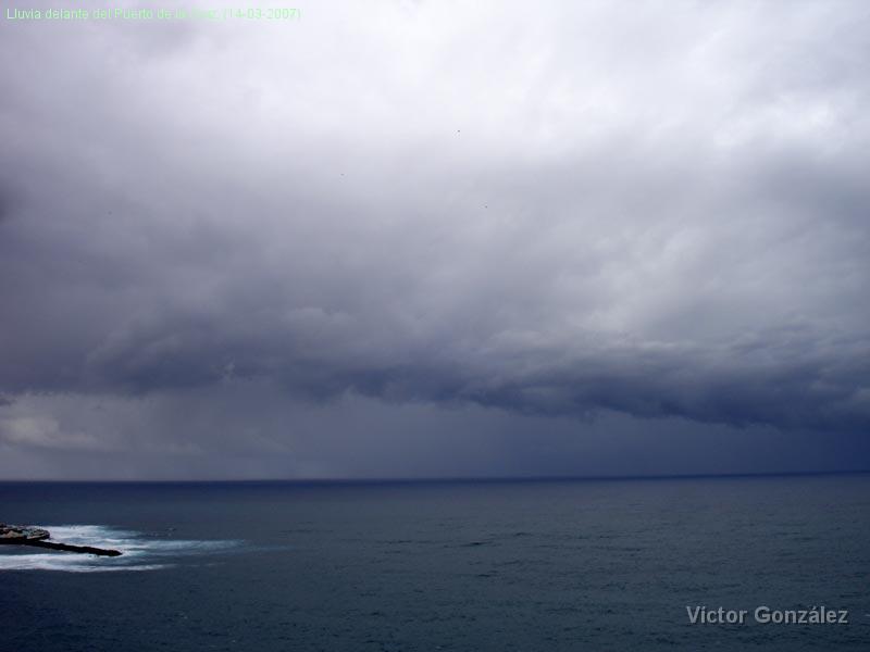 Llluviadelantepuerto140307.jpg - Lluvia delante del Puerto de la Cruz. (14-03-2007)