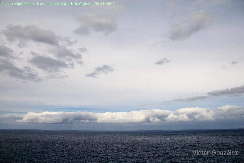 NubesBajas06112008mar.jpg - Nubes bajas sobre el mar frente al Valle de la Orotava. (06-11-2008)