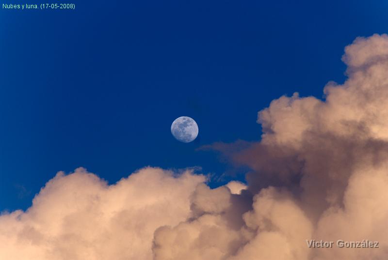 _DSC2692.jpg - Nubes y luna. (17-05-2008)