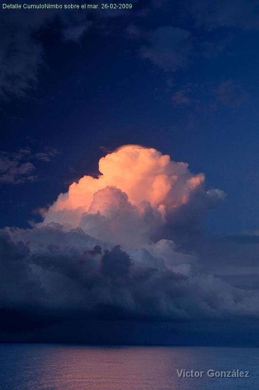 DetalleCBFrenteValle26022099.jpg - Detalle CumuloNimbo sobre el mar. 26-02-2009