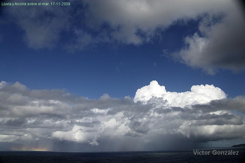 FrenteVaguada1617112009.jpg - Lluvia y Arcoris sobre el mar. 17-11-2009