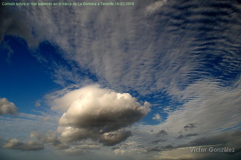 CumuloSaliendoSSGomera16022010.jpg - Cúmulo sobre el mar saliendo en el barco de La Gomera a Tenerife.16-02-2010