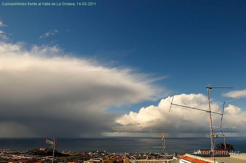 CumuloNimboFrente1432011.jpg - CumuloNimbo frente al Valle de La Orotava. 14-03-2011
