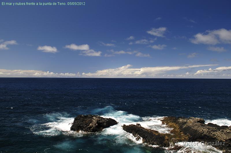 Teno_DSC4887.JPG - El mar y nubes frente a la punta de Teno. 05/05/2012