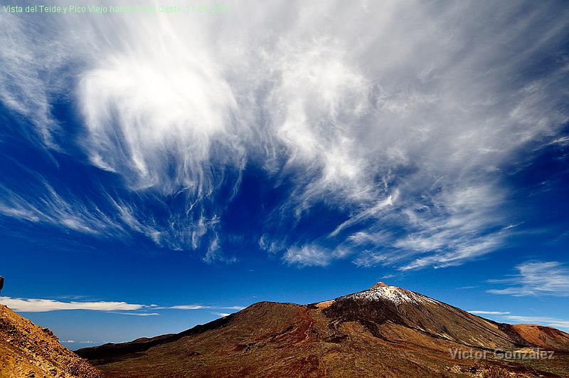 TeideNubesSO17042014.jpg - Vista del Teide y Pico Viejo hacia el Sur Oeste. 17-04-2014