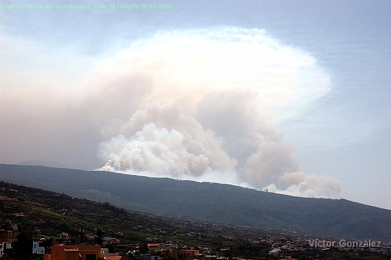 IncendioNorte30072007.jpg - Nube de humo del incendio en el norte de Tenerife.30-07-2008